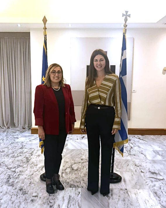 Zacharaki Ypourgos Paideias